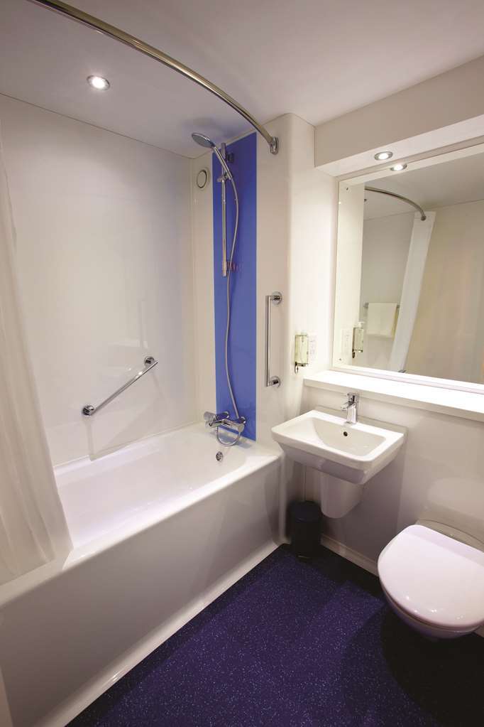 Travelodge Caerphilly Zimmer foto